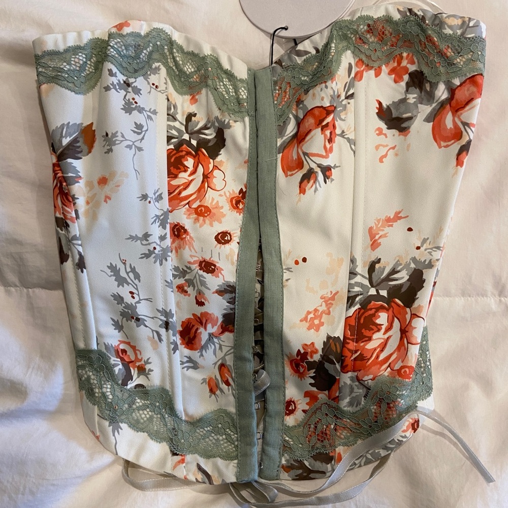 Corset. NEW WITH TAGS.